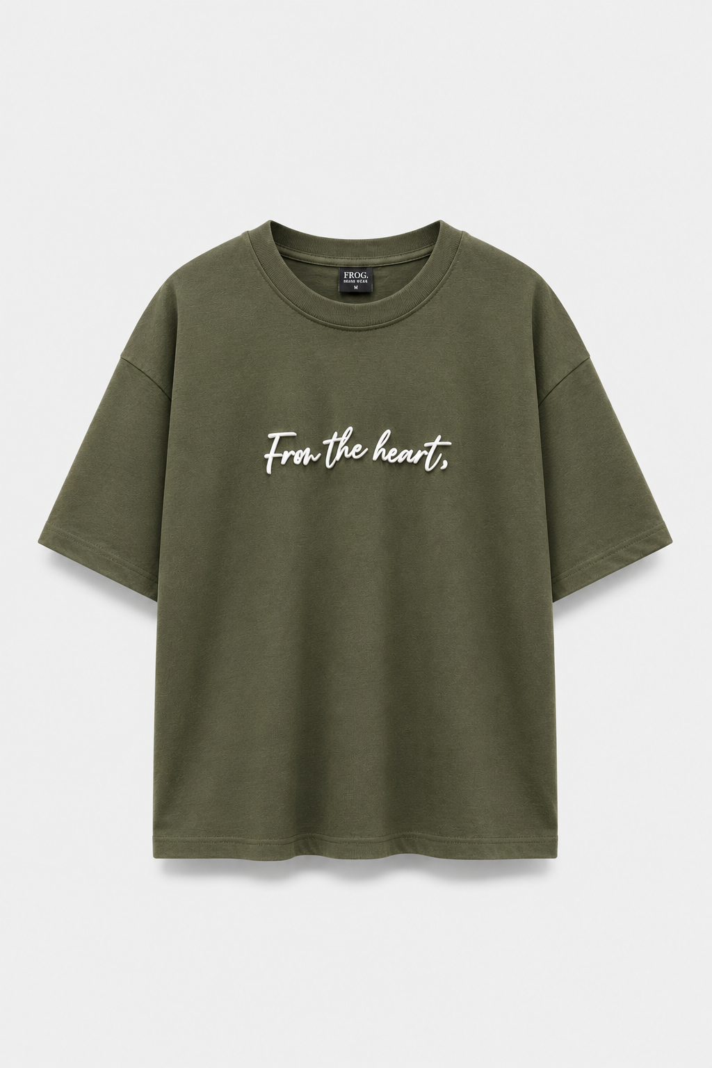 Short sleeve T-shirt with with exclusive graphic prints on the front and back, featuring a round neck. Made from 100% premium interlock cotton.