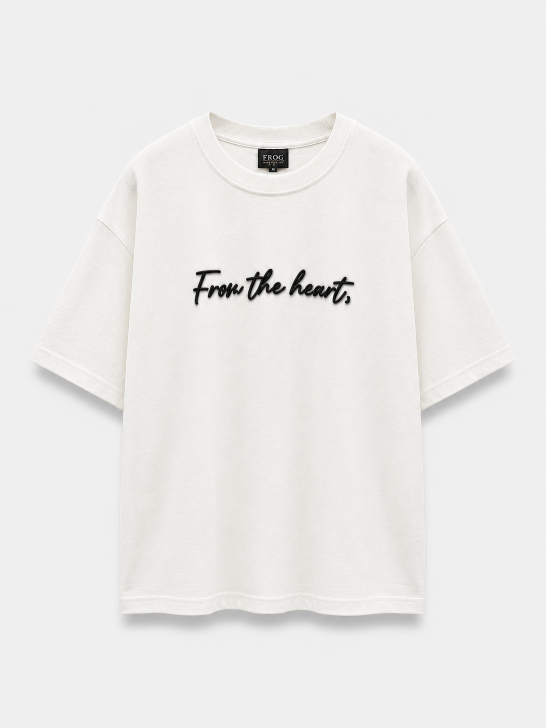 Short sleeve T-shirt with with exclusive graphic prints on the front and back, featuring a round neck. Made from 100% premium interlock cotton.