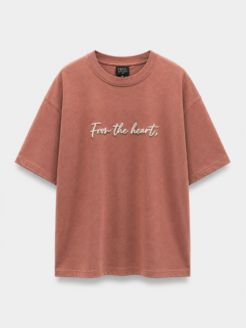 Short sleeve T-shirt with with exclusive graphic prints on the front and back, featuring a round neck. Made from 100% premium interlock cotton.