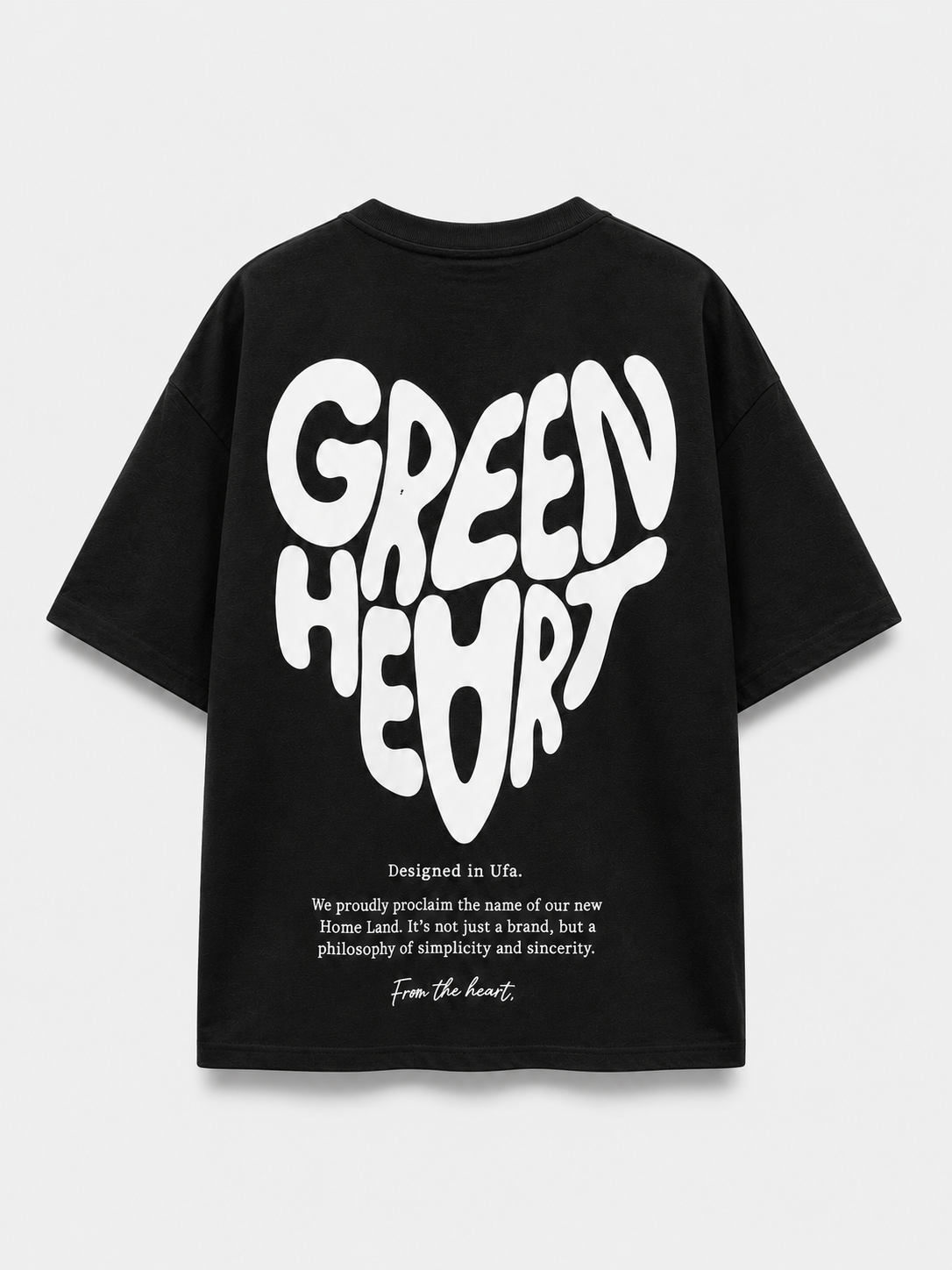 Short sleeve T-shirt with with exclusive graphic prints on the front and back, featuring a round neck. Made from 100% premium interlock cotton.